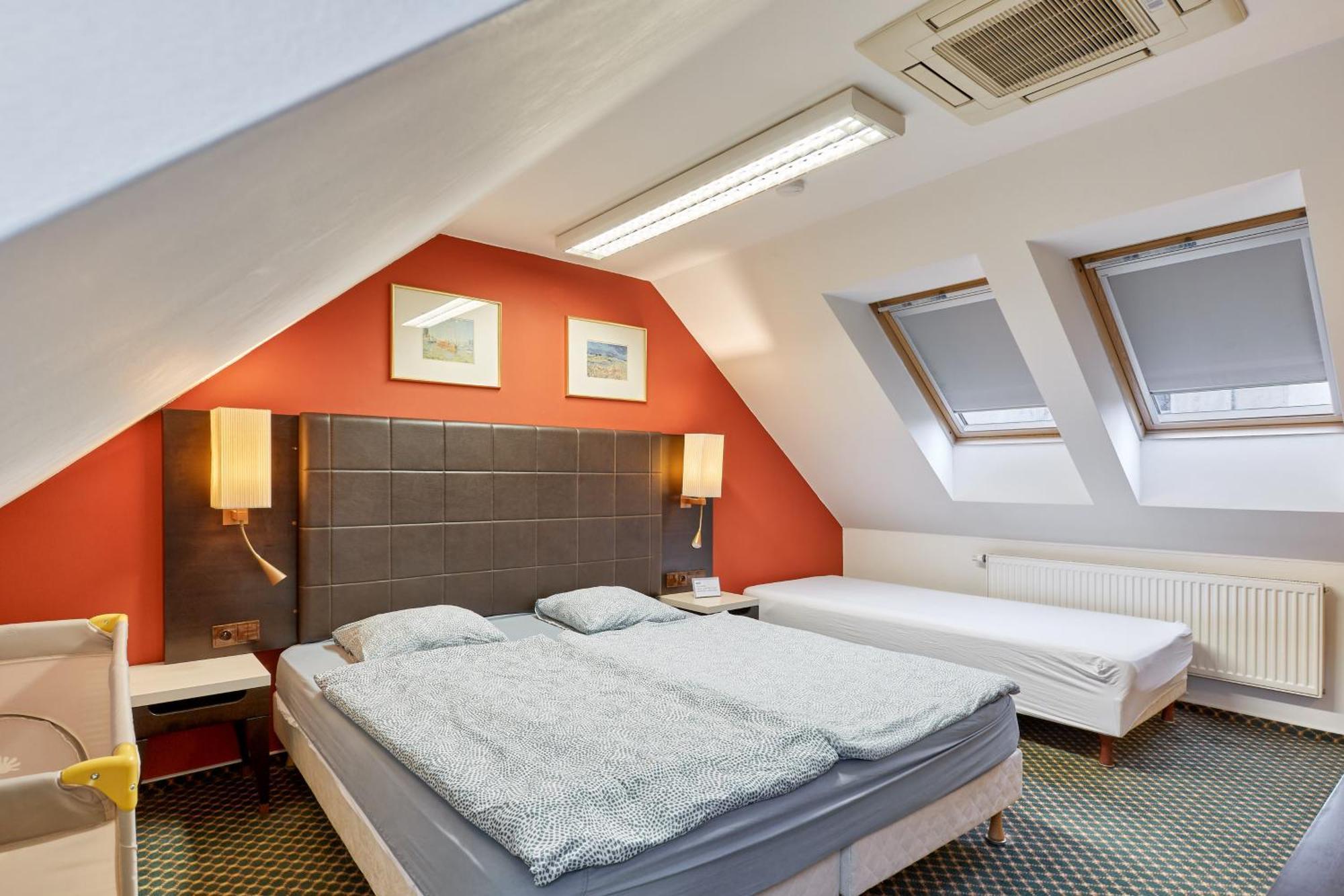 Excellent Apartments In Spa City Center 5 Min Walk From The Colonnade Karlovy Vary Ngoại thất bức ảnh
